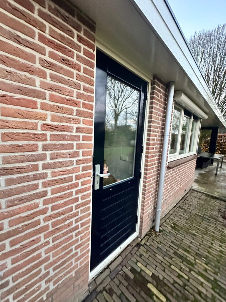 Glas in buitendeur vervangen Glaszetter Utrecht